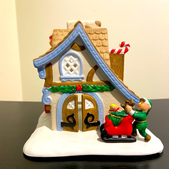 Santa’s Workshop candle holder - Picture 1 of 6